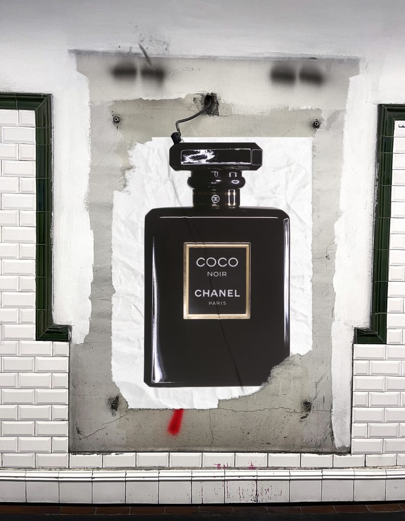Isabelle Bonjean Faux Q Age Chanel